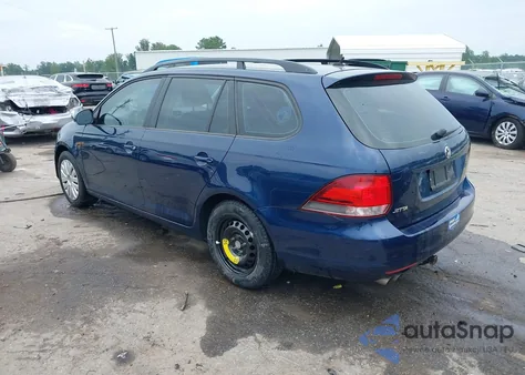 2012 Volkswagen Jetta Sportwagen 2.5L S z USA, uszkodzony, nr VIN 3VWKX7AJ7CM681938